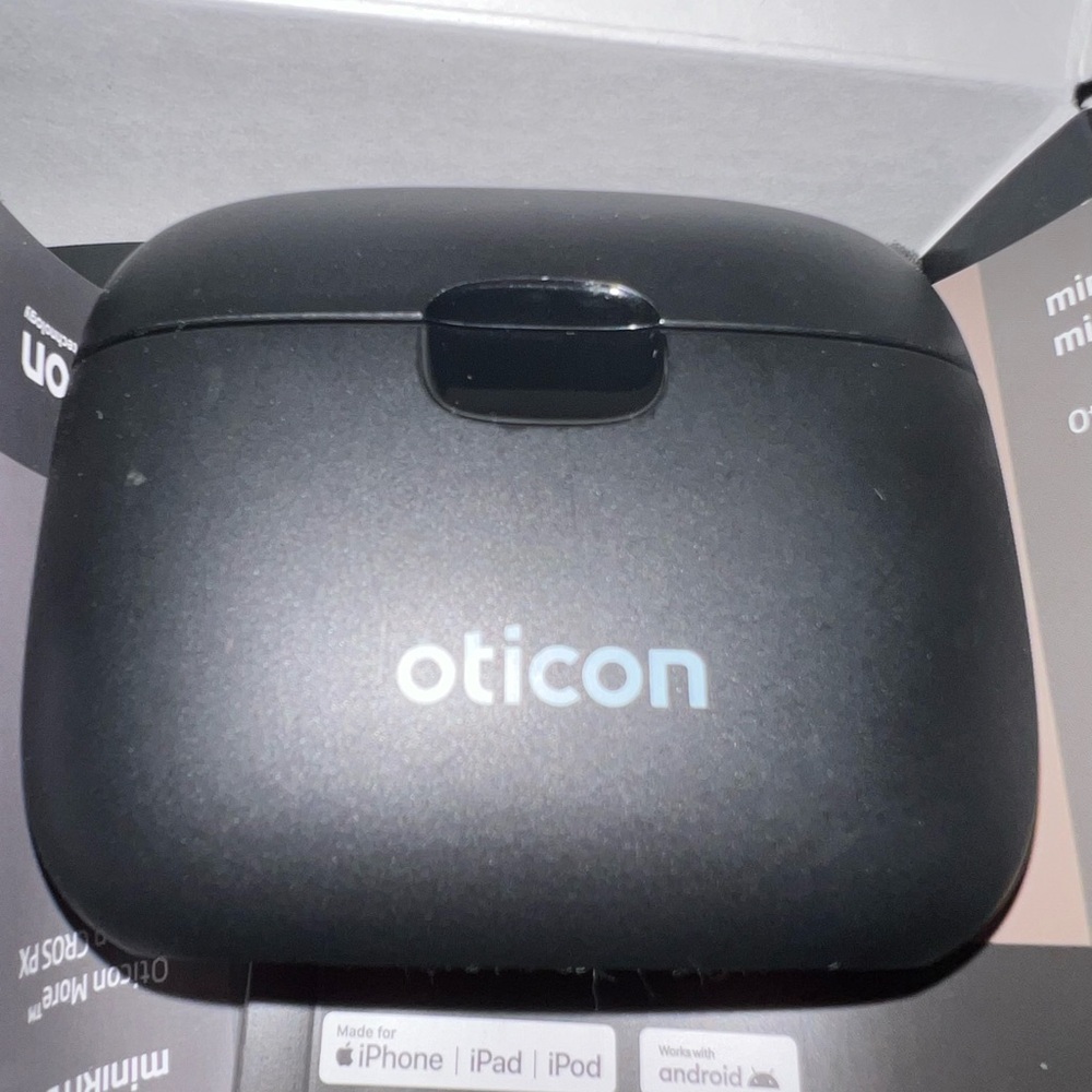 Lot of 2 Oticon More 1 MiniRite  RIE hearing aids complete system - Picture 10 of 11